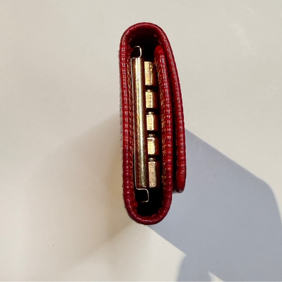 Louis Vuitton Epi 4-ring keyholder, red color - Picture 13 of 15